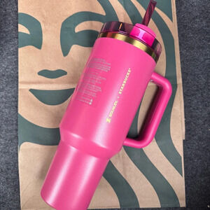 🆕🩷 Stanley x Starbucks Berry Pink Glitter Holiday 2024 Tumbler
